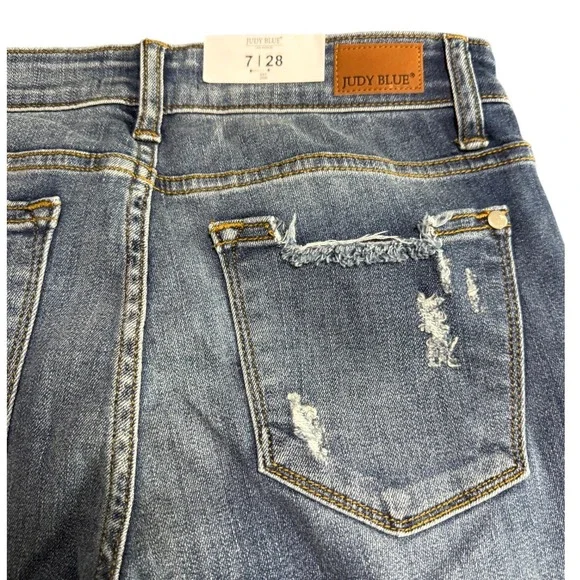 Judy Blue Mid Rise Distressed Cropped Skinny Jeans Size 28 NWT - Picture 7 of 7